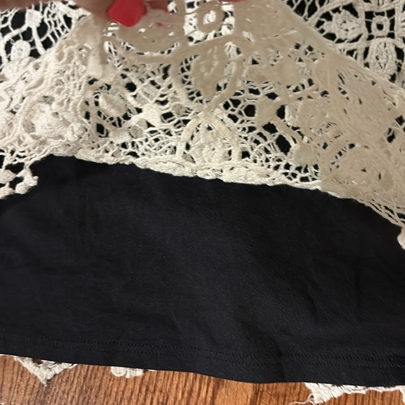 Karen Kane Textured cream crochet overlay on black tank Top w/ bow square neck L - Picture 7 of 8